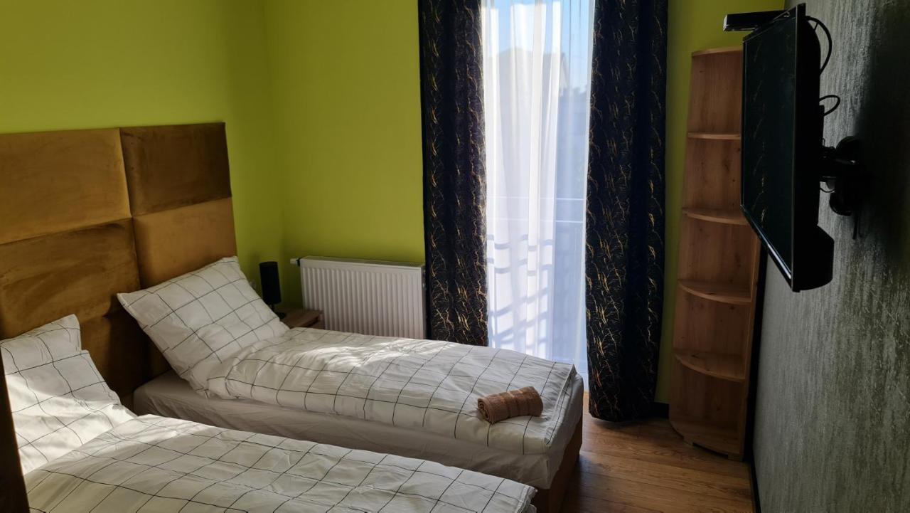Apartment Cysterska 18/24 *